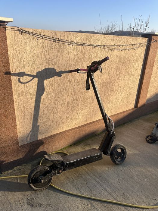 Vând piese de kukirin g2