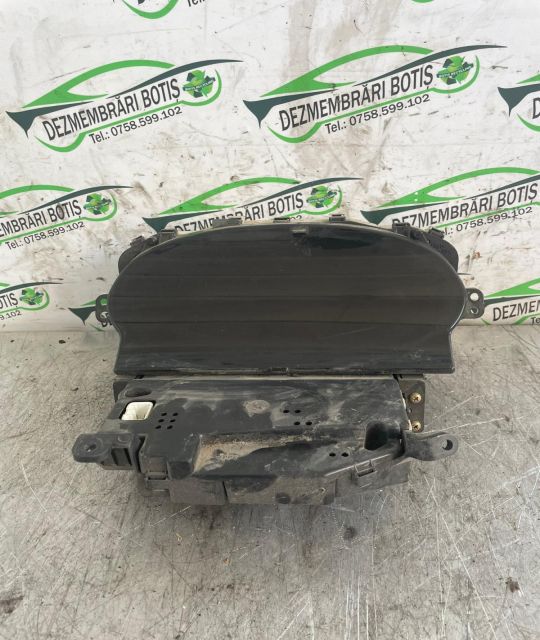 Ceasuri bord 83800 52120 Toyota Yaris P1