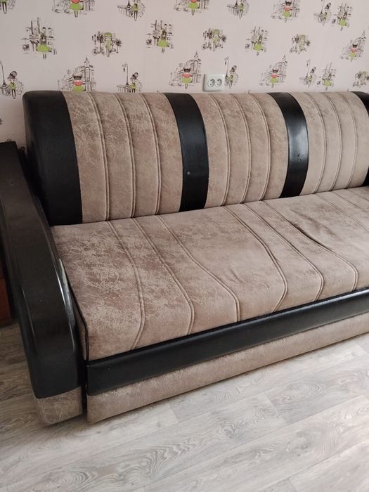 Диван хороший продам