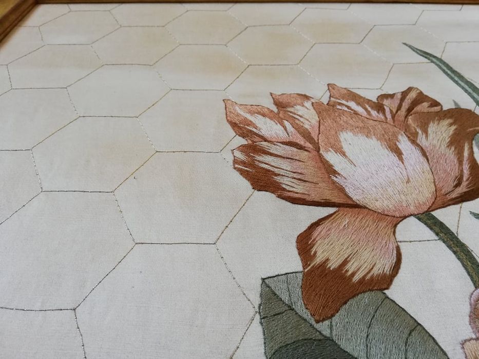 Broderie manuala "Gradina cu lalele"