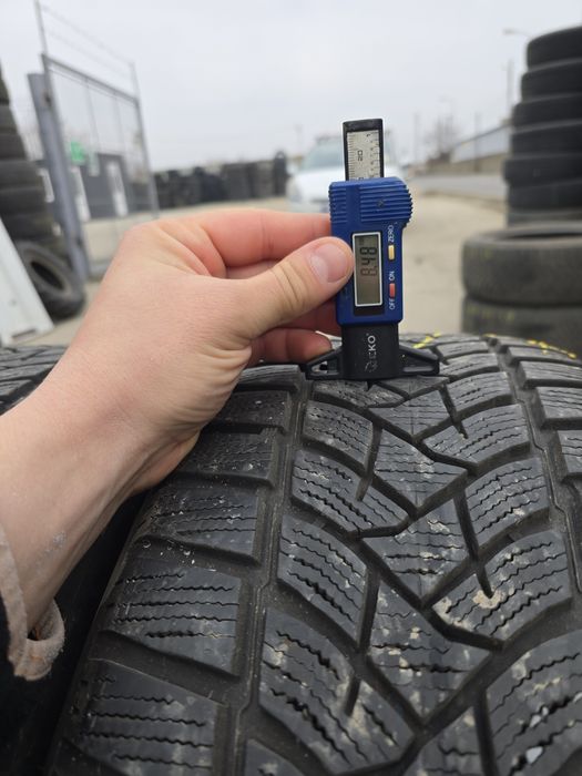 Anvelope de iarna 225-55r17 Dunlop