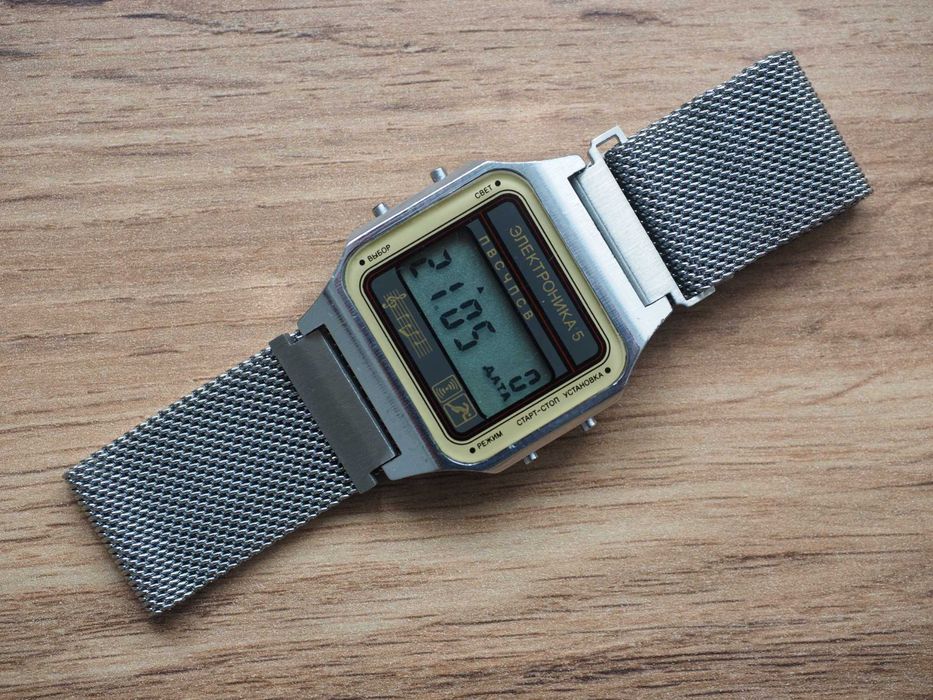 Ceas sovietic Elektronika 5, anii 1980, melodii, brățară nouă, cutie