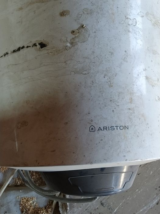 Водонагревательный бойлер на 220 ariston 50 л