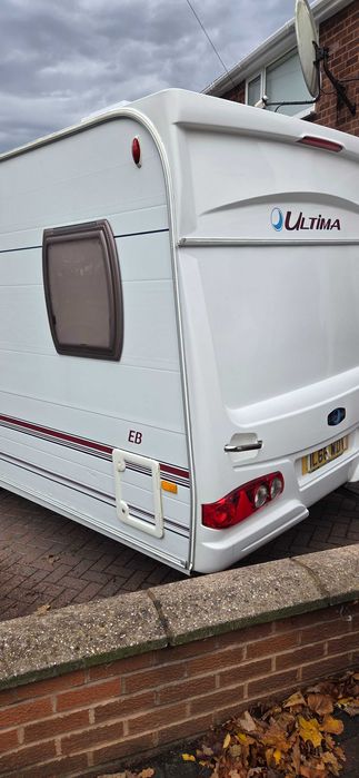 Продавам каравана Lunar Ultima, 4 местна, нов внос. Караваната е внос от Европейският съюз