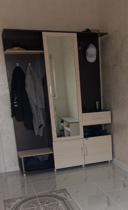 Продается прихожая шкаф