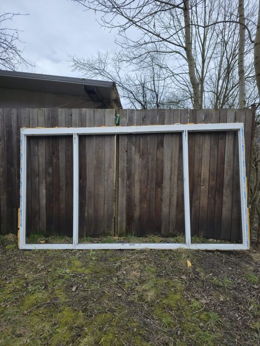 Vând geamuri termopan pentru balcon