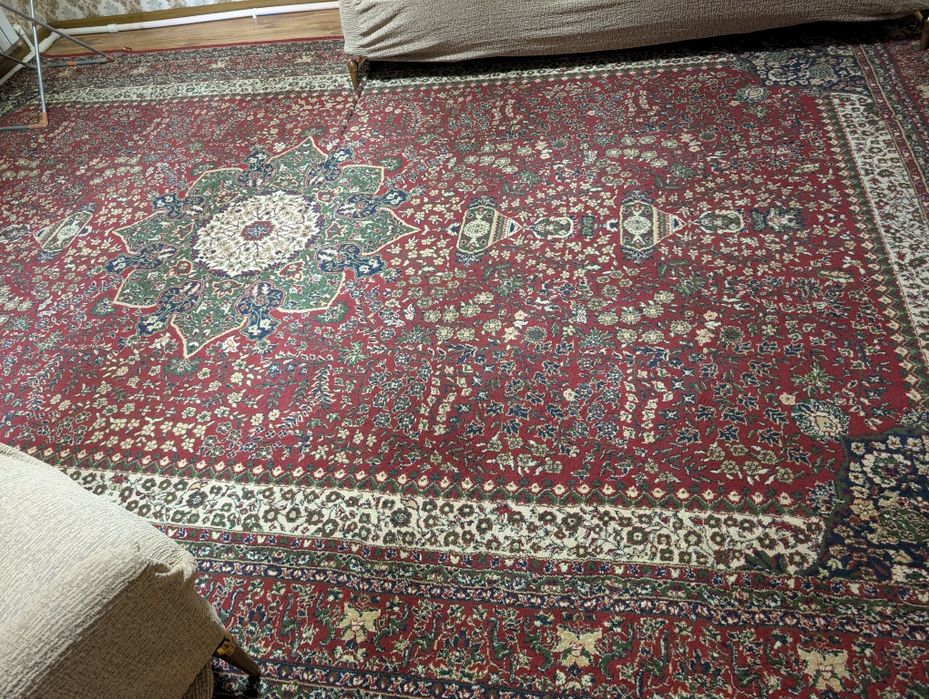 Urgaz 3x5m gilam sotiladi