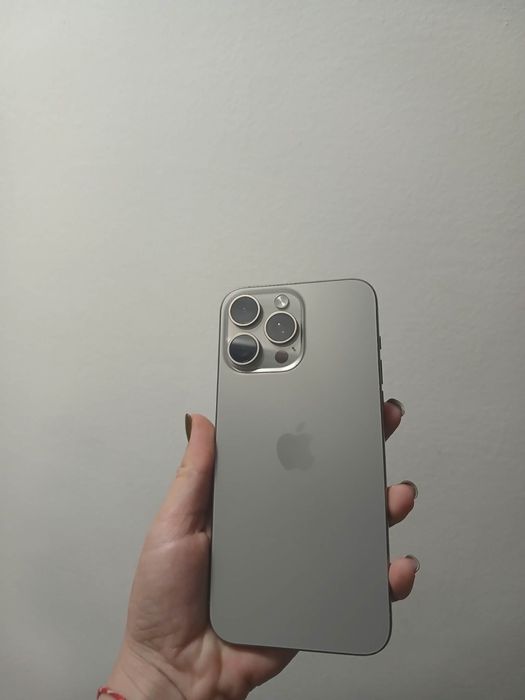 Iphone 15 pro max E sim