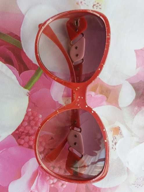 Очки женские солнцезащитные  эксклюзивной формы