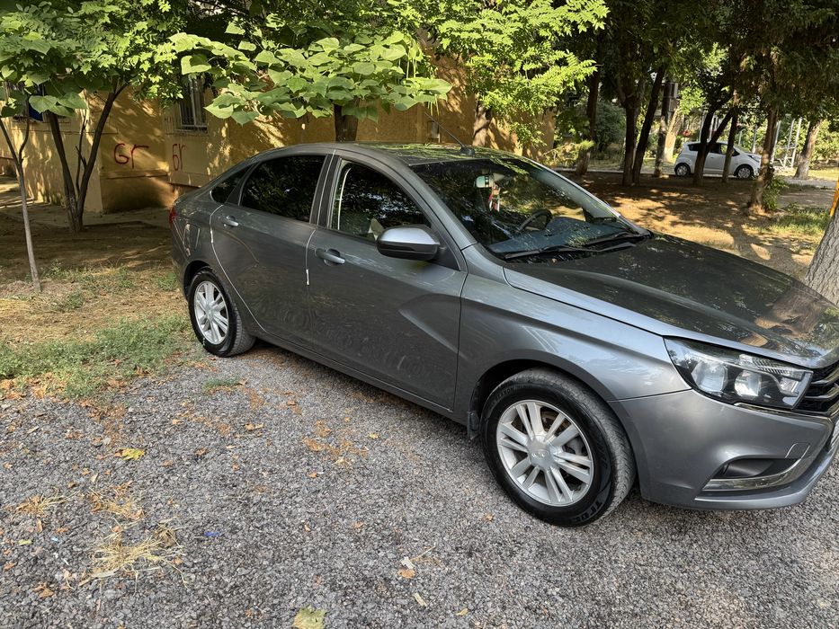 LADA Vesta 1.8 AMT Luxe Multimedia | 2019