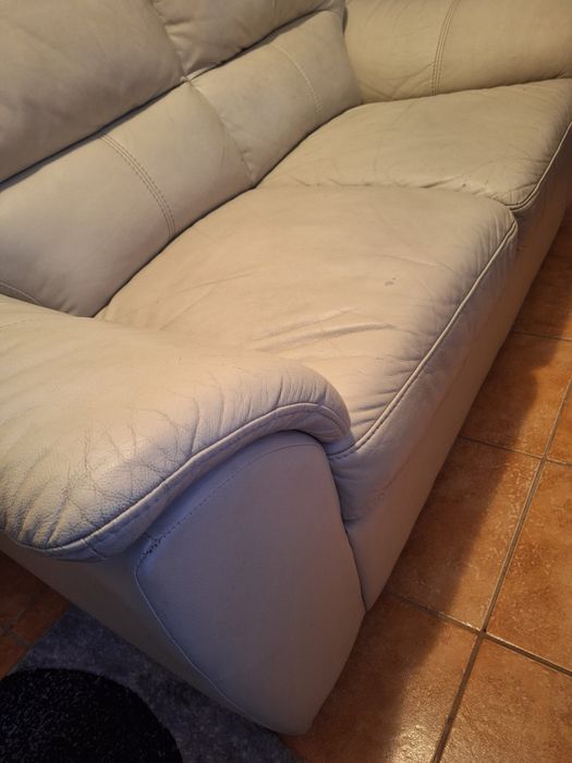 Vând canapea  piele