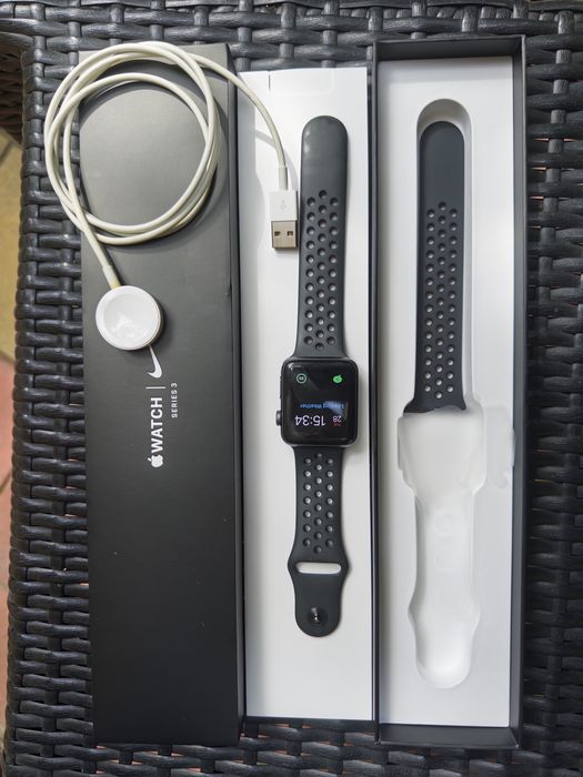Apple Watch Series 3 Nike+, 42mm, varianta GPS