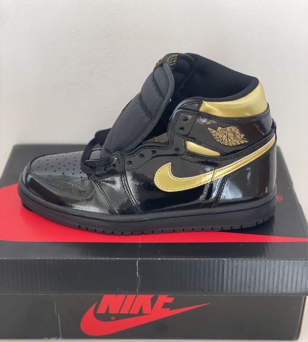 air jordan 1 retro black metallic gold
