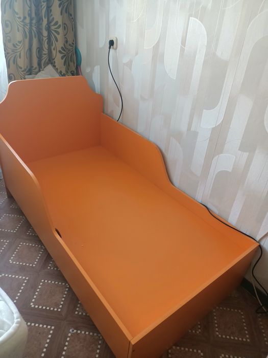 Детская кровать с матрасом