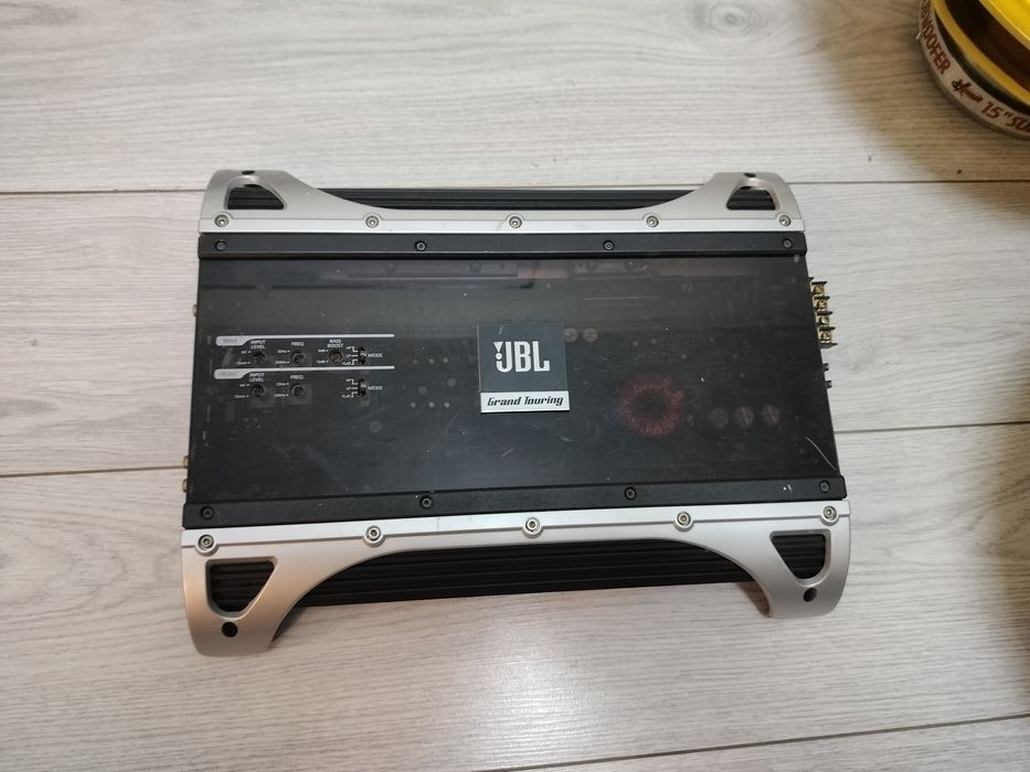 Усилитель JBL и сабвуфер