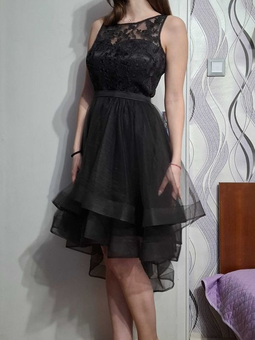 Официална черна рокля