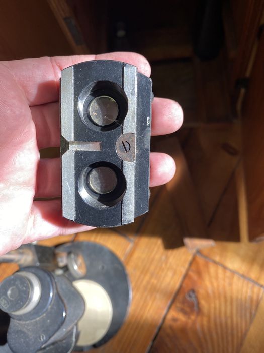 Професионален микроскоп