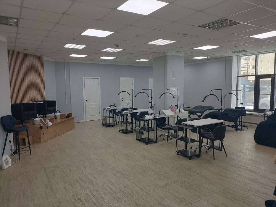 Сдам кушетку в аренду в студии на набережной напротив Реддисона Шевчен