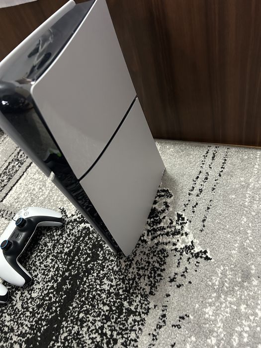 Vând playstation 5 digital edition 1TB