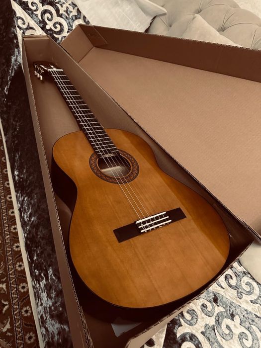 Гитара Yamaha c40