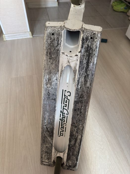 Продам трюковой самокат кастом