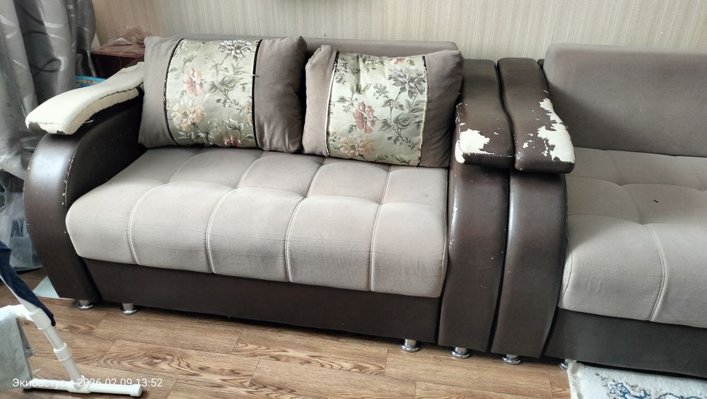 Диван и два кресла б/у