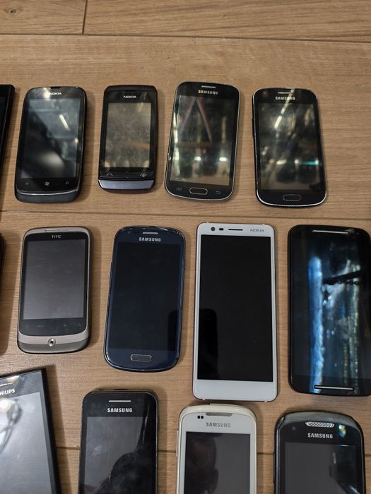 telefoane vechi de colectie cu touch