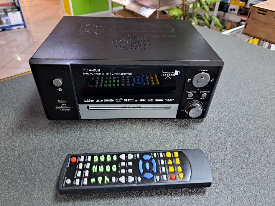 Видео DVD проектор новый в упаковке