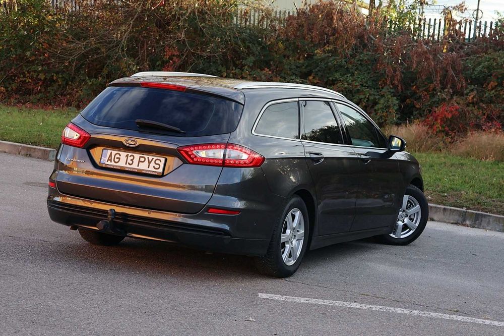 Ford mondeo mk5 an 2015