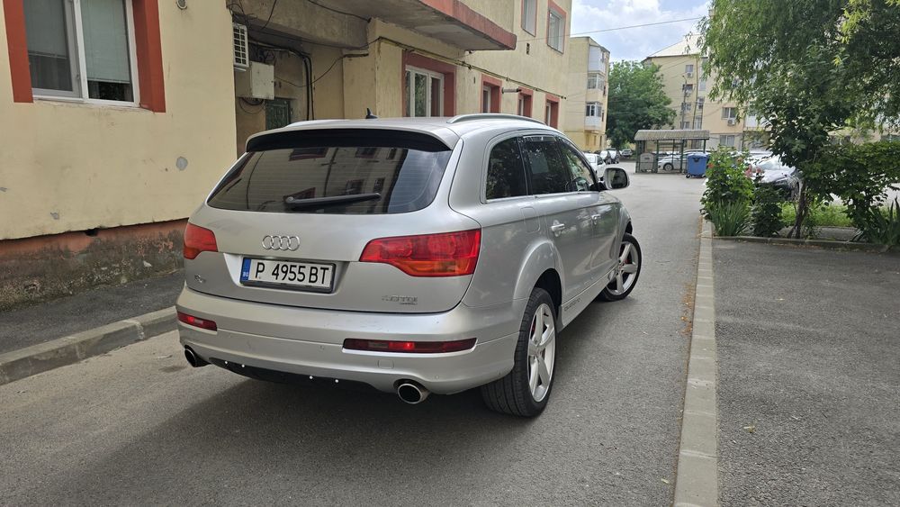 Vand Audi Q7 3.0 TDI S-Line 7 locuri