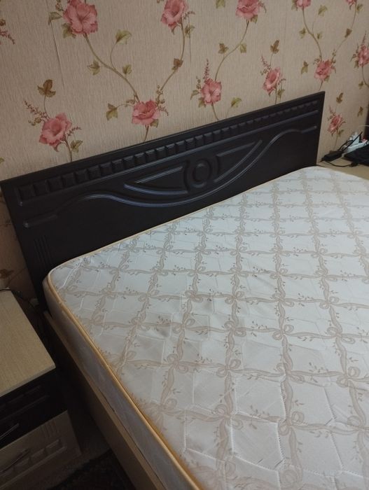 Кровать с матрасом 160*200