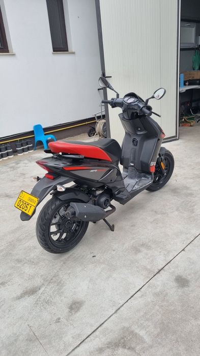 Aprilia sr 50 motard
