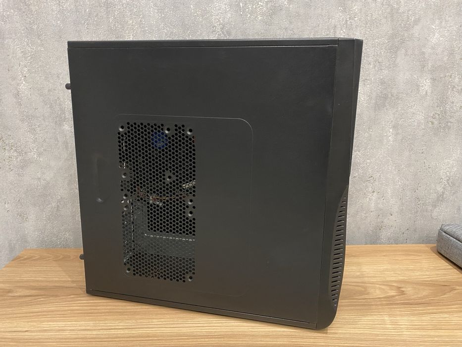 Продам системный блок i3/120SSD