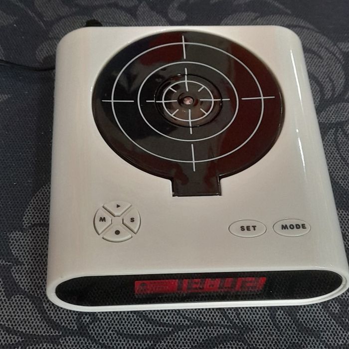 Ceas desteptator tip pistol