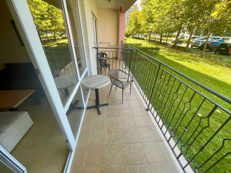 Двустаен апартамент в к-с Маджестик Бийч Ризорт, Първа линия