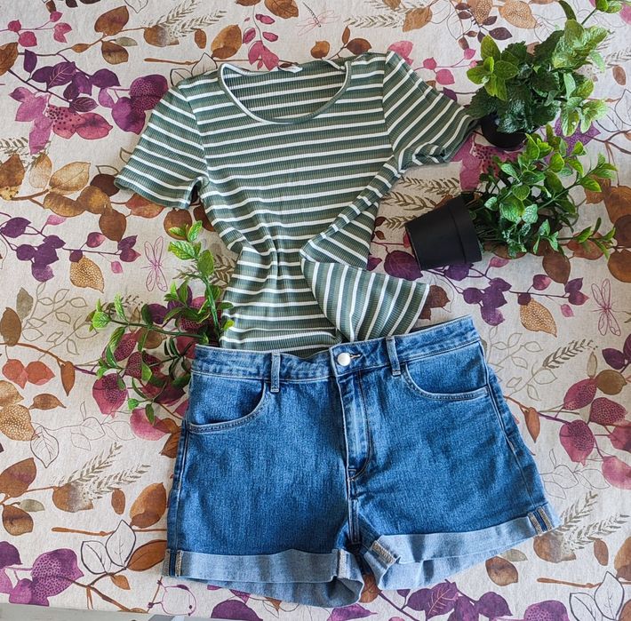 Сет от къси гащи и потник