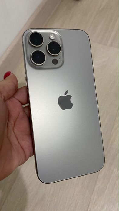 iPhone 16 Pro Max
