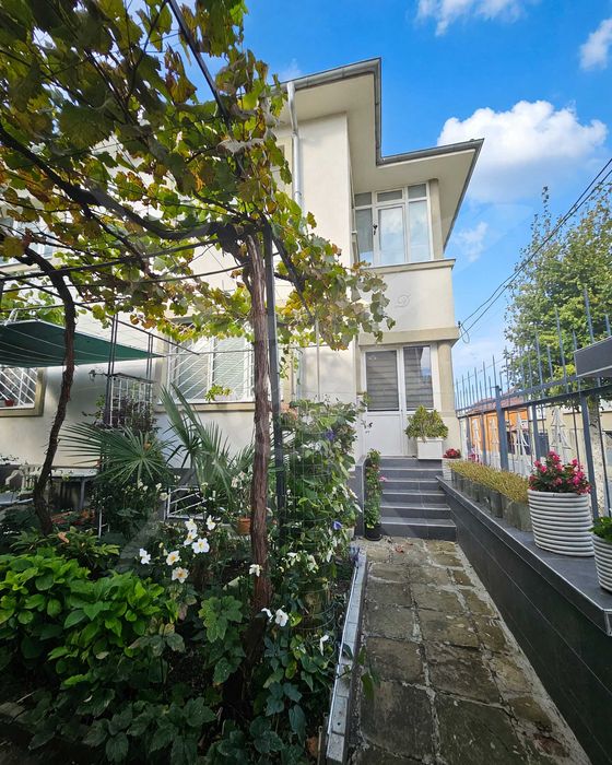 Продава се Къща в Карнобат - 350 кв.м за 829 €/кв.м - Снимка #14