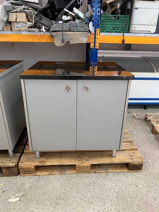 Шкаф с гранитен плот