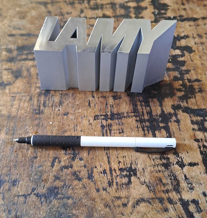 ролер Лами Lamy бял с черен гумен грип модел 377