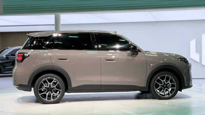 Leapmotor A10 qulay narxda xarid qiling