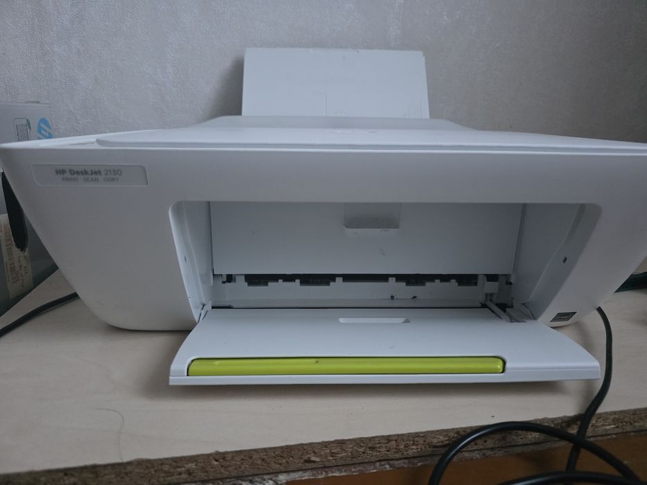 Цветной принтер Hp Deskjet 2130