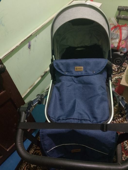 Bolalar uchun transformer kalyaska