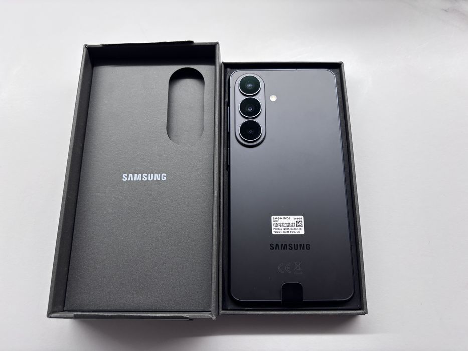Samsung Galaxy S26 | 256GB | Full Box