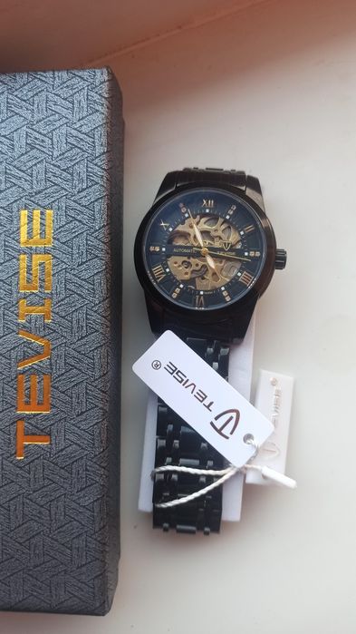 Продам часы Tevise .