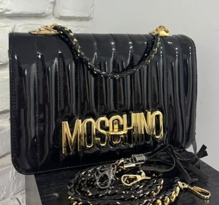 Geanta Moschino, logo metalic auriu ,import Italia