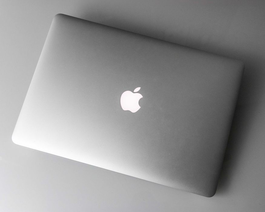Macbook Pro 15 inch 2015, i7, 16gb RAM, 512 Gb ssd (baterie 13 cicluri)