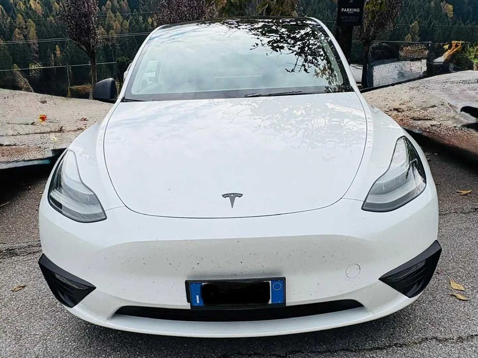 Dezmembrez Tesla Model Y 2022