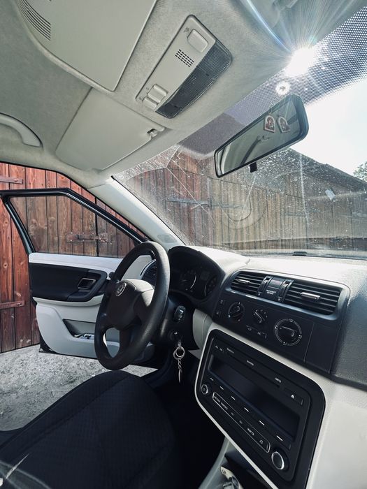 SKODA Fabia 2011 — imagine 5