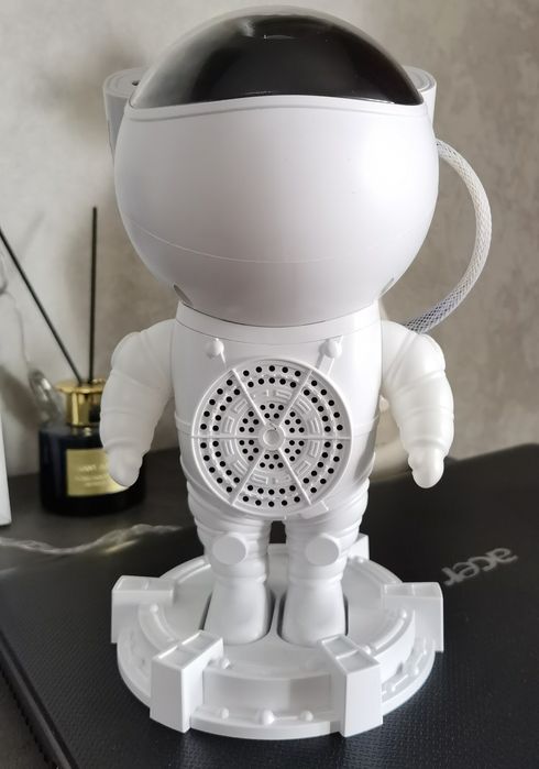 Космонавт, ночник, проектор звёздного неба, bluetooth колонка